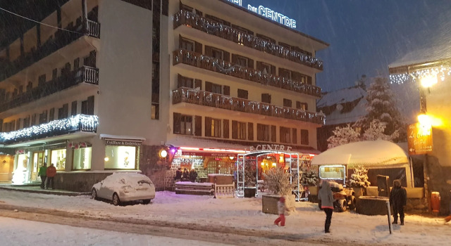 Hôtel du Centre, Забронировать Отель Отели Валуар с парковкой, рядом с Горнолыжный курорт Валуар, Парковка