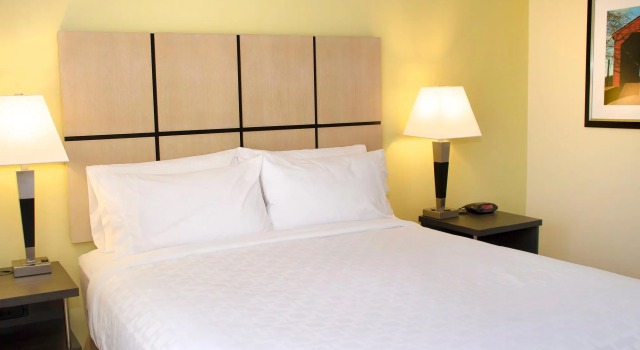 Двухместный люкс Candlewood Suites - Lancaster West by IHG