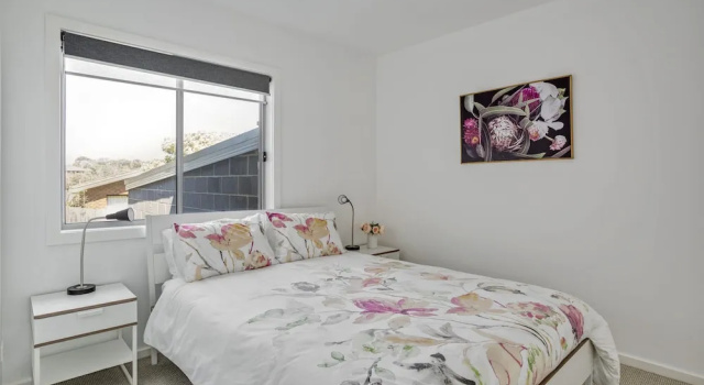 Sunshine Beach House: Brand new, stunning, Book Apartment Rye 