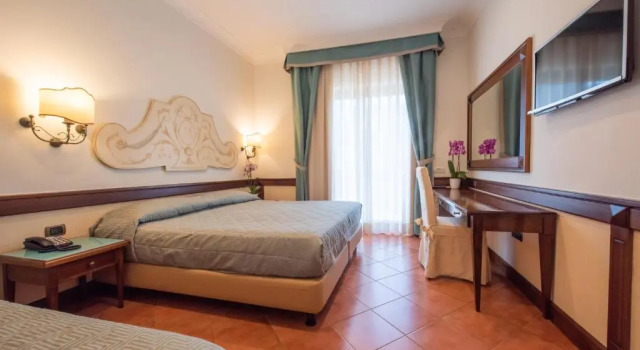 Трёхместный номер Hotel Michelangelo