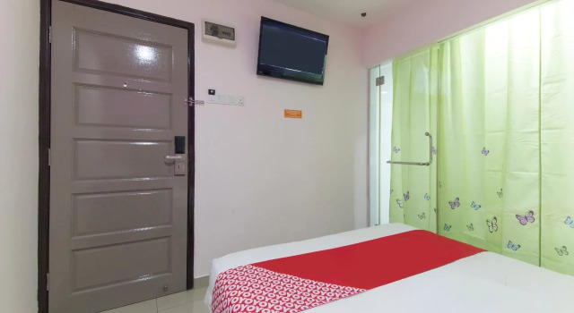 OYO 90296 Red Orange Hotel Port Klang