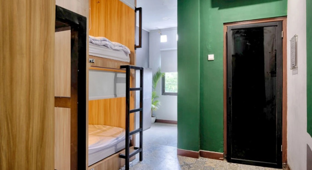Кровать в общем номере (женский номер) HUBS Tugu Yogyakarta