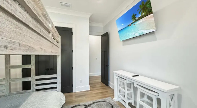 Waterfront Luxury Home for 10 Pool Fireplace, Varaa Lomakoti Huvilat kohteessa Alabama, Villa