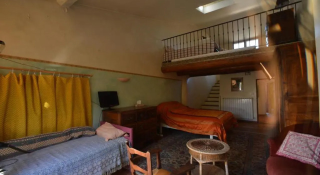 Auberge de la Fontaine, Varaa Hostelli Rians Cadarache