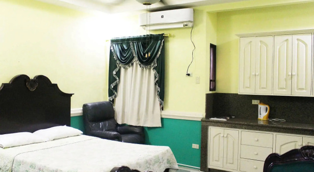Kokomo's Suites Hotel, Забронировать Отель Анхелес 