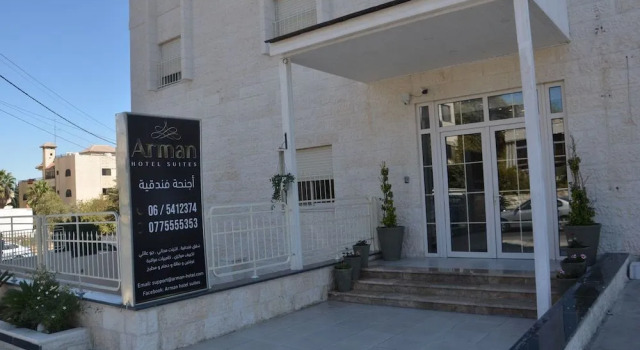 Arman Hotel Suites
