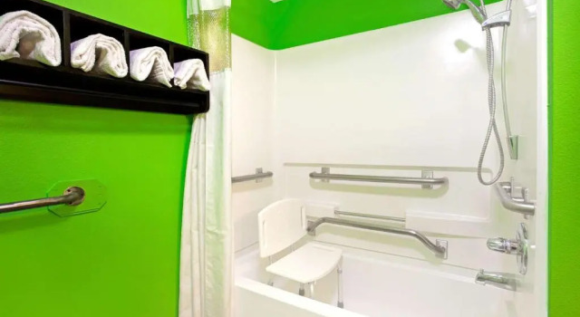 Номер Standard Days Inn by Wyndham Acworth