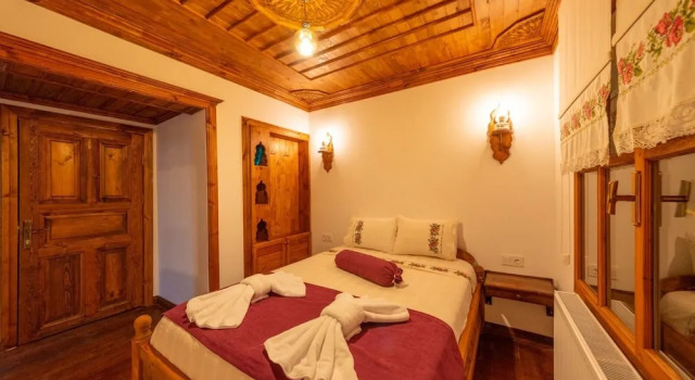 Manzara Konak Otel, Забронировать Отель Отели Сафранболу с парковкой, рядом с Парк Мехмета Акифа Эрсоя, Парковка