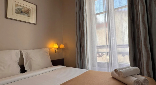 Номер Standard Hotel Paris Vesinet-LogisHotels et Domaine Evenementiel