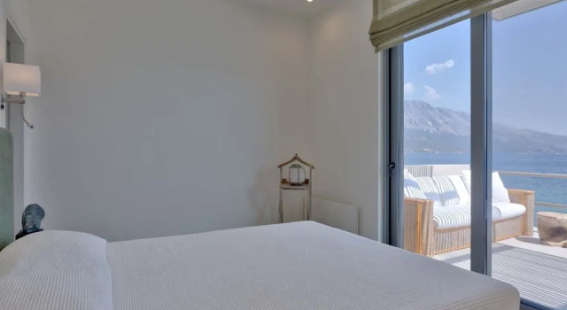 Villa Kastos-Beachfront Villa, Book Villa Paleros 