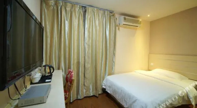 Gonghe Hotel (Nanning Chaoyang Square Subway Station Sanjie Liangxiang)