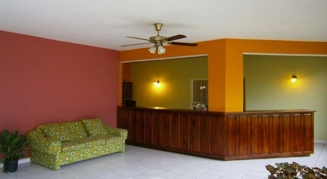 Gold Nugget Hotel, Rezervovat Hotel Negril Westmoreland