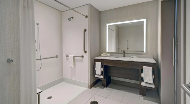 Люкс Home2 Suites by Hilton Blacksburg University