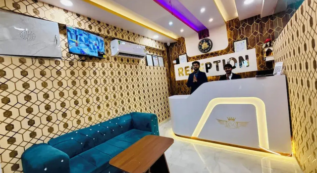 Hotel Golden Crystal Best Hotel in kankarbagh Patna, Забронировать Отель Бизнес-отели штата Карнатаки, 4* 5*