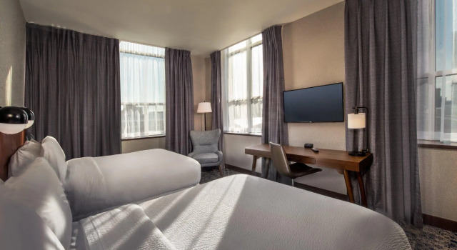 Четырёхместный номер Standard Four Points Philadelphia City Center