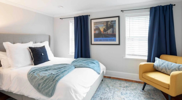 'brooke House' In The Heart of Downtown w/ Patio!