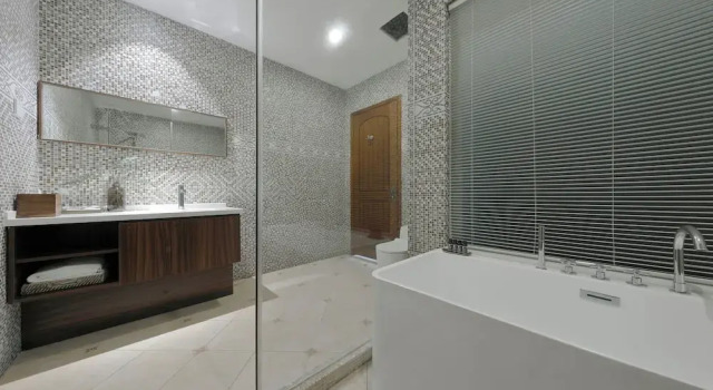 Двухместный номер Standard с балконом и с видом на море Living Sense Linghai Hotel