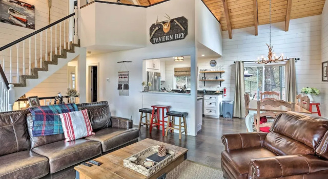 Lovely Lake Arrowhead Cabin w/ Furnished Deck