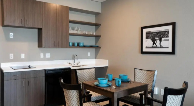 Четырёхместный люкс StoneHill Lawrence, Trademark Collection by Wyndham