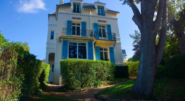 Villa Classée 4 étoiles Vue mer exceptionnelle, Забронировать Вилла Трувиль-сюр-Мер 