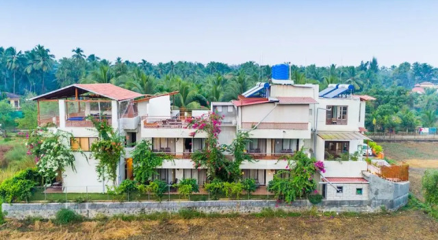 Bouganvillea Boutique Beach House, Забронировать Бутик-отель Отели штата Махараштры с бассейном, Бассейн
