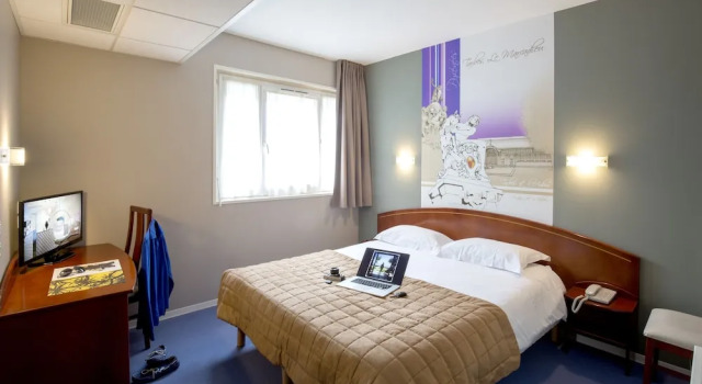Двухместный номер Comfort с балконом и с видом на внутренний двор CitHotel de la Marne