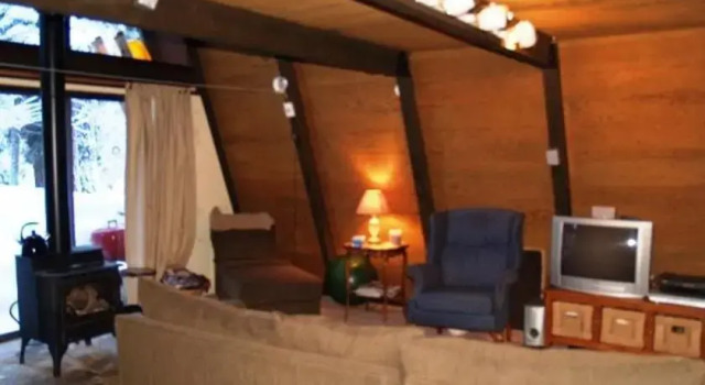 RedAwning Northwoods Cabin