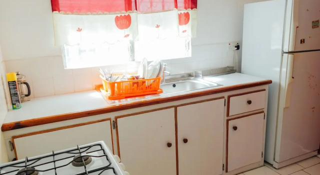 Семейный коттедж с частичным видом на океан Scraper's Guest House
