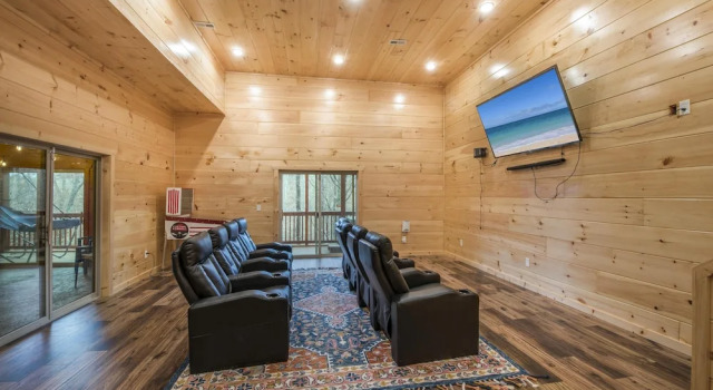CR1 Huge Theater Indoor/outdoor Pools TV Wall Hot Tub Game Room, Забронировать Дом для отпуска Севьервилл Great Smoky Mountains National Park