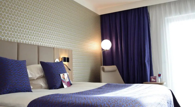 Номер Superior с балконом и с видом на парк Crowne Plaza Lyon - Cité Internationale