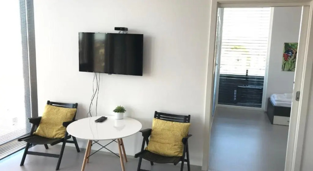 Апартаменты с балконом Hostel Villa Domus