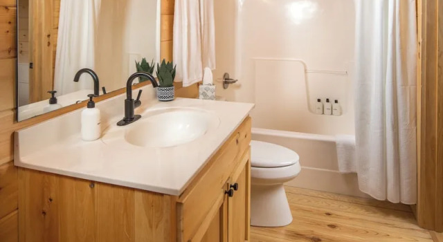 Коттедж Standard Red Feather Cabins 150