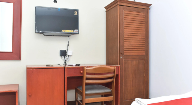 RedDoorz near Kampung Warna Warni, Rezervovat Hotel Hotely v Malang s parkováním, poblíž Taman Rekreasi Kota, Parkování