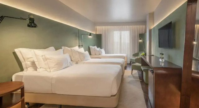 Трёхместный номер с видом на город Grand Hotel Açores Atlântico