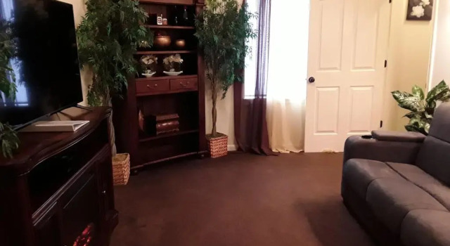 Коттедж Lions Gate Manor