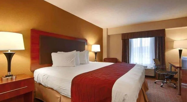 Двухместный люкс Days Inn by Wyndham Indiana Benjamin Franklin Highway