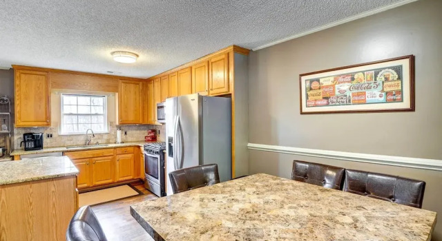Коттедж Browns Summit Vacation Rental w/ Fire Pit