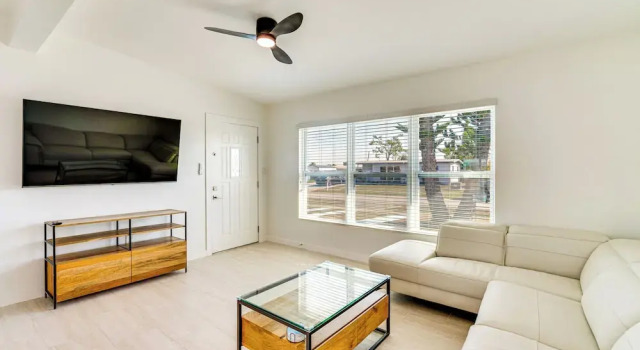 4 Mi to Beach! Sleek Getaway in Port Charlotte