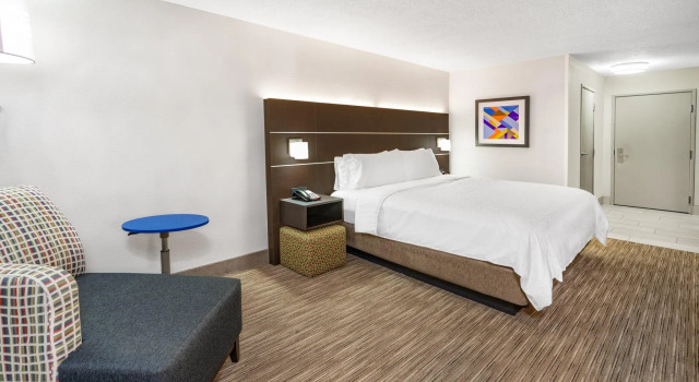 Двухместный номер Standard Holiday Inn Express Hotel & Suites Albuquerque - North Balloon Fiesta Park by IHG