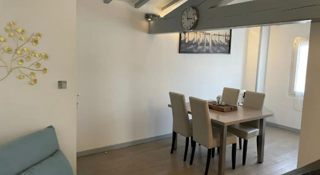 Chez la fille de léclusier