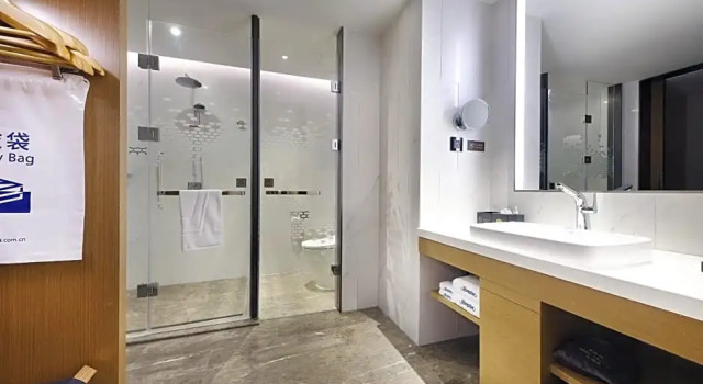 Номер Deluxe Hampton by Hilton Guangzhou Dongxiaonan