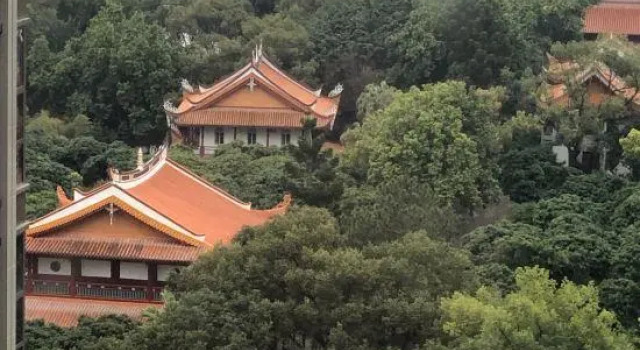 Manxin Louzhu Apartment, Book Apartment Gulou 