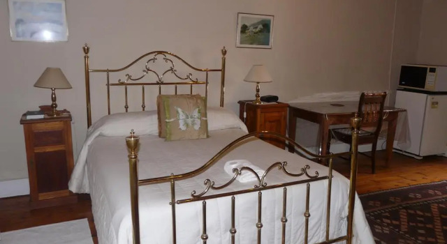 141 High Street Bed and Breakfast, Забронировать Отель Отели Оудсхорн с парковкой, рядом с CP Nel Museum, Парковка