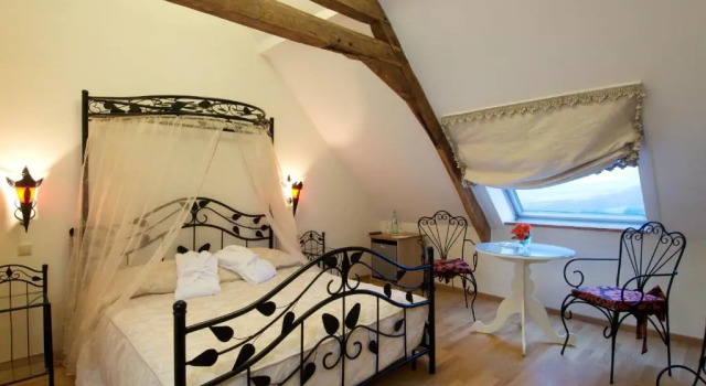 Villa Kronenburg Bed & Breakfast, Rezervați Vilă Hoteluri în Eifel cu piscină, Piscină