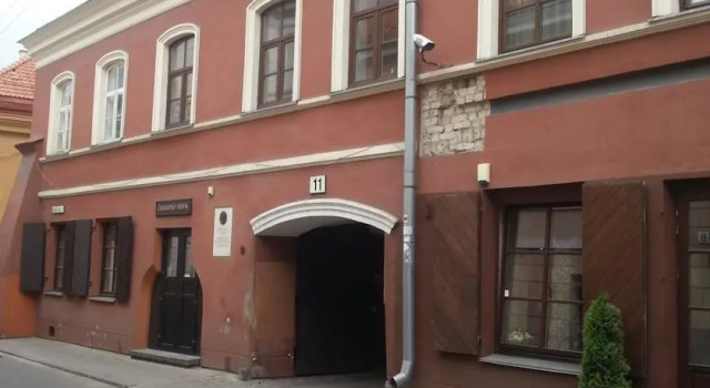 Privatus Apartamentai, Забронировать Отель Отели Вильнюса с парковкой, рядом с Костел Святой Анны, Парковка