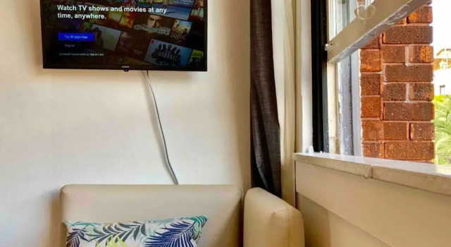 Studio Flat with Shared Rooftop Terrace