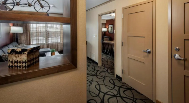 Люкс ClubHouse Hotel and Suites