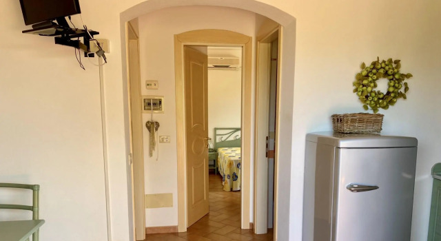 5 apartments (4 -7 beds) with private swimming pool near the beach of Naregno. Three Rooms apt. for-SERAMATTINO C, Book Apartment Capoliveri Elba
