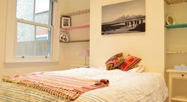 Shepherd's Bush 2 Bedroom Flat With Garden