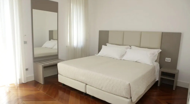 Номер Superior Champagne Rooms